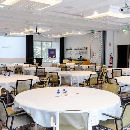 Hotel Novotel Centre Gare Montparnasse Parigi