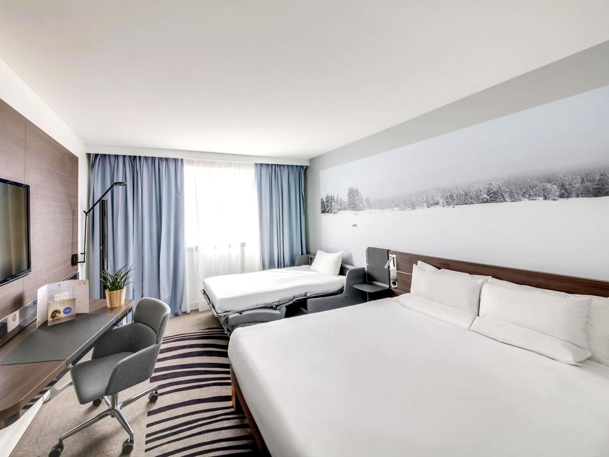Novotel Centre Gare Montparnasse 4*